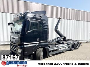 MAN TGX 26.510  camión con gancho