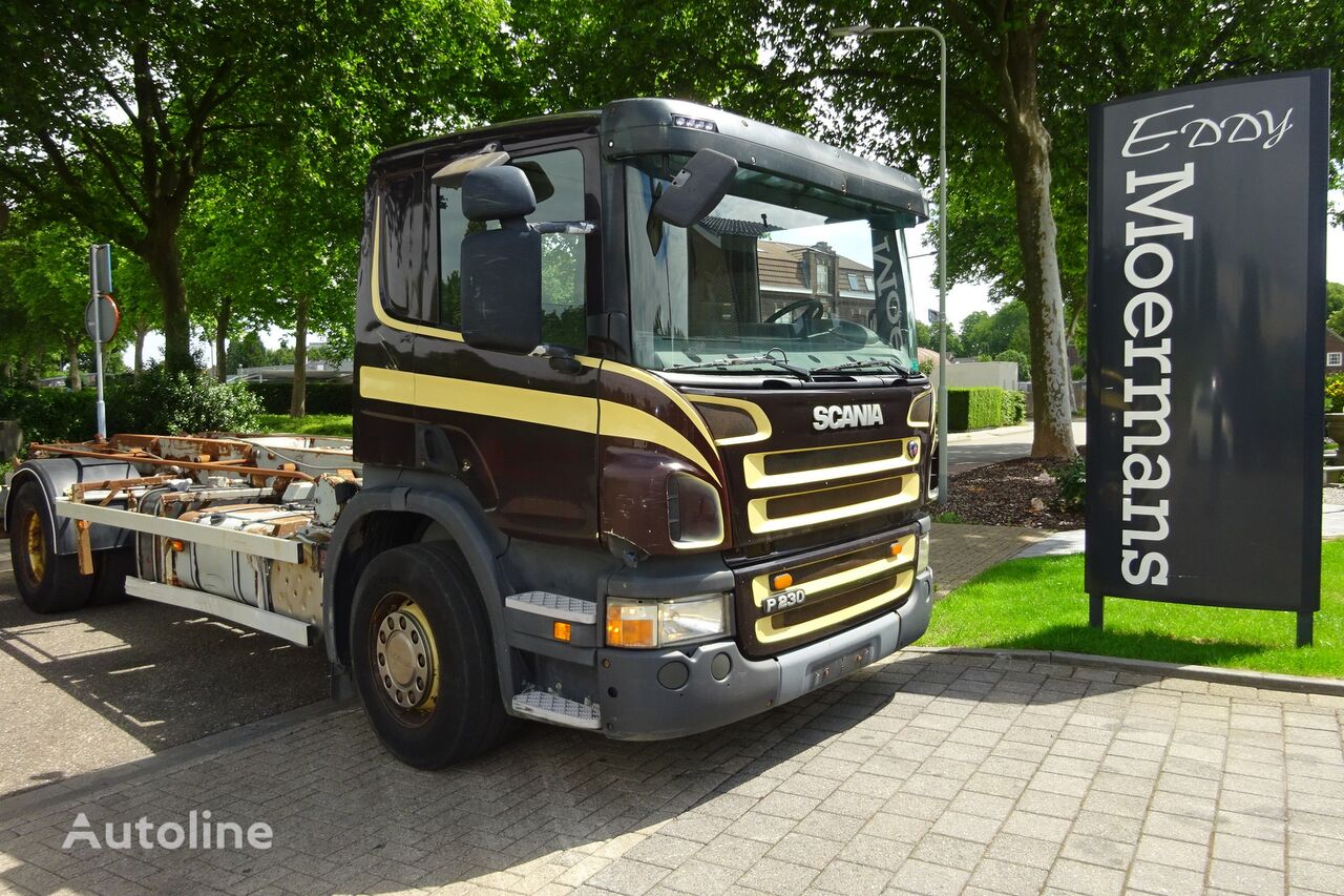 Scania P230 Cp 16 camión con sistema de cables