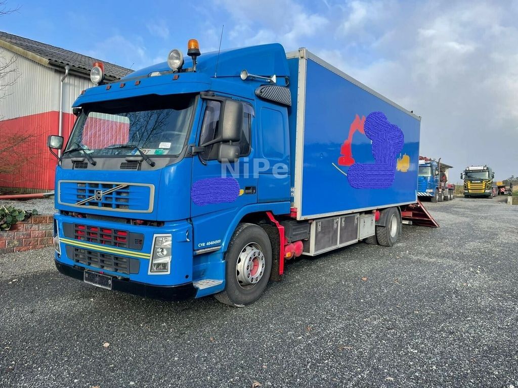 Volvo FM 9  camión furgón