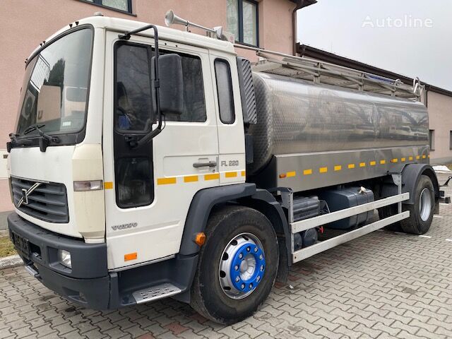 Volvo FL 220 camión para transporte de leche
