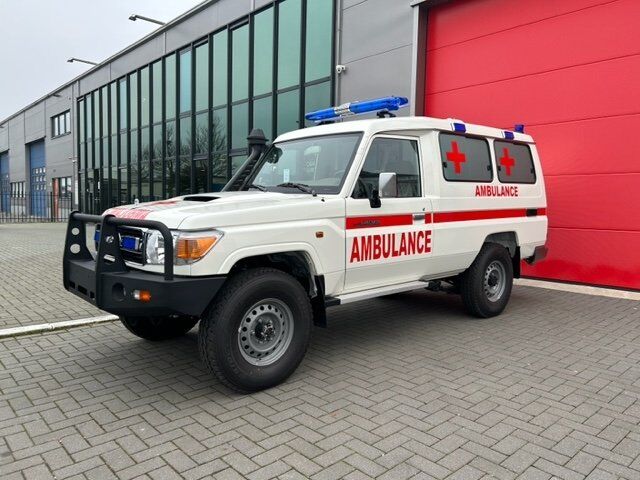 Toyota Landcruiser 4x4 NEW Ambulance - NO Europe Unio!!!! - ONLY EXPORT ambulancia